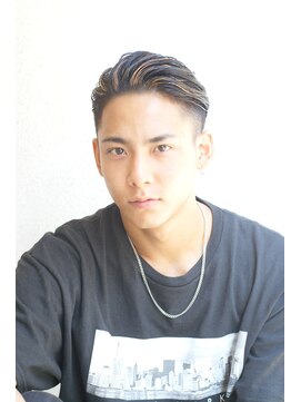 ゴスタッグ(gostag.) ツーブロック刈り上げネープレスメッシュカラースタイル