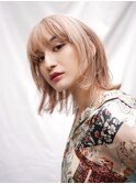 大人かわいいハイトーンレイヤーボブ