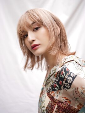 ピークアブー アヴェダ ギンザシックス(PEEK-A-BOO AVEDA GINZASIX) 大人かわいいハイトーンレイヤーボブ