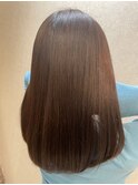 うる艶ストレートの外国人風カラー/顔周りカット/髪質改善