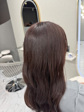 リノ 金山(Rino) デザインカラー/レイヤーカット/ウェットヘア/オリーブベージュ