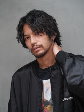 フィフスパーク(fifth PARK) センターパート×ウルフで作る、波巻きスパイラルパーマスタイル