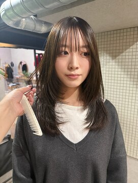 クルミ(kurumi) シースルーバング×軽レイヤーミディ