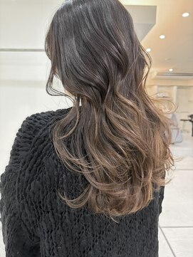 プレマ(Prema) レイヤースタイルにバレイヤージュ