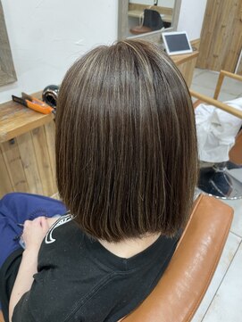 ノーム 横浜(NORM) 白髪ぼかしハイライトカラー