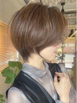 カルネ(Karne) 大人可愛いくびれショート