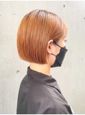 ミニボブオレンジベージュ前下がりボブ耳掛けショート小顔カット