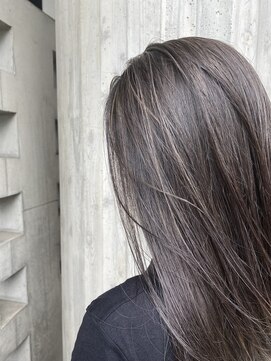 リバレッジ 広尾(Leverage) ダークアッシュハイライトスタイル