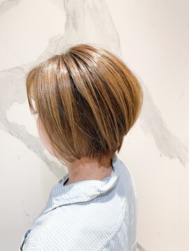 ユッカ エルア 武庫之荘南口(YUCCA elua) 【elua 角床】簡単スタイリングショートボブ