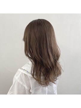 バズ ビー(BUZZ Bee) ふんわりモカベージュ♪