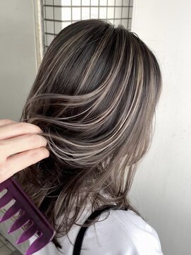 ヴィフ 大船(VIF) コントラストハイライト×グレージュ/ケアブリーチ/大船駅/大船