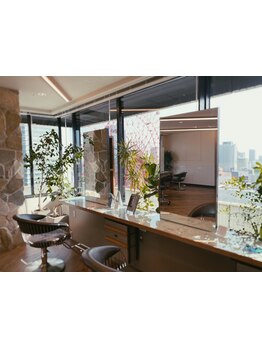 【梅田駅直結】話題の“AVEDAカラー”取扱い☆あなたの髪質に合わせた薬剤で髪の負担を最小限に抑えます！