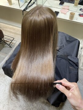 ロロ(ro-ro) 【恵比寿 ro-ro】ブリーチ×3履歴にストレート矯正