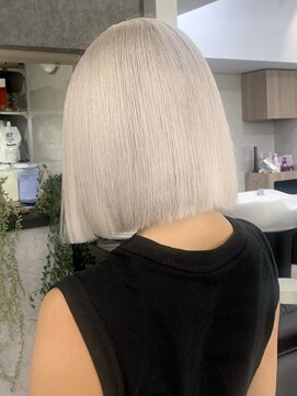 ロウル 渋谷(LOWRL) スノーホワイト