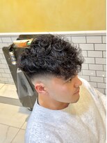 グルーマーズトウキョウ(GROOMER/S TOKYO)&nbsp;スペインカール　フェード　メンズパーマ　海外ヘア