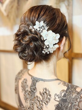 メゾンドミニョン(Maison de Mignon) アップシニヨン