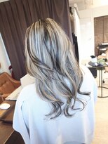 アットゼー(@z)&nbsp;ローライトカラー