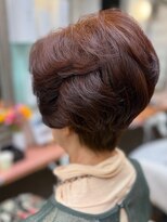 ヘアーメイク ツインズ(Hair Make TWINS) ツヤ感引き立つカッパーブラウンショート
