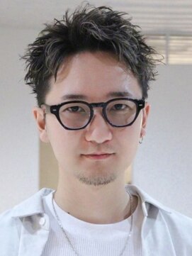 スパイキーショート ツーブロック 眉毛カット アップバング 30代