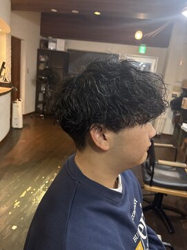 ヘアークリエイ トポライトウィロー 烏丸(Hair Create Polite willow) 波巻きパーマ×ツーブロックで清潔感