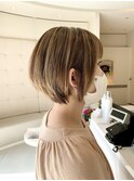 グレージュハイライトショートボブ