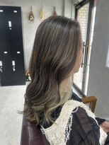 リアン(Lien) ハイライトとインナーカラー♪透明感のあるグレージュ/赤味なし