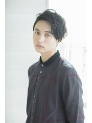 アップバングツイストスパイラルコンマヘアスキンフェード