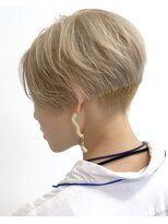 フィル(fil)&nbsp;ハイトーン/刈り上げショート