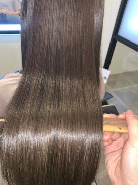 アールサロン アオヤマ(Rr SALON AOYAMA) グレージュプラチナミネコラ