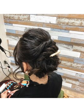 ハウオリ ヘアーワークス(Hauoli hair works) ゆる編みアレンジ