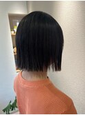 切りっぱなしミニボブ