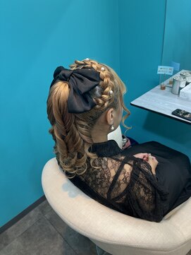 リエラ 新宿(RIERA) 編みカチュポニー