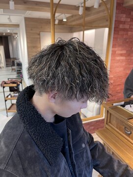 メアリーハリス(Mary Harris) 【Mary Harris】縦波打ちツイストパーマ×ハイライト