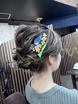 ビューティアンドスパ ガガ(GAGA) ハイライトをたっぷり入れた結婚式お呼ばれスタイル