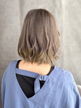 ペレ(pel'e)の写真/ハイライトやローライトはもちろん、グラデーションカラーも！SNSで話題のバレイヤージュも対応可能☆