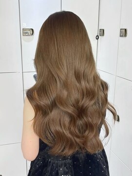 エル バイ アンキシム(elu by AHNKISM) 韓国風レイヤーカット顔まわりくびれオルチャン 心斎橋