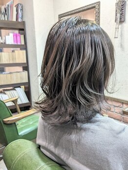 透明感のあるイルミナカラーや人気のインナーカラーやダメージレスカラーでお客様のなりたいを実現します◎