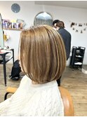 透明感溢れる柔らかいハイライトカラー