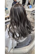 キャパ(CAPA)&nbsp;コントラストハイライト×グレージュ(茅ヶ崎/20代/韓国ヘア)