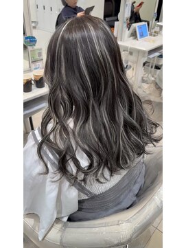 キャパ(CAPA) コントラストハイライト×グレージュ(茅ヶ崎/20代/韓国ヘア)