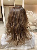 アール 滝ノ水店(#arl) 巻き髪ミディアムハイライトハイトーンカラー