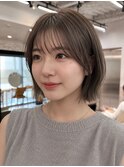 透明感グレージュのくびれレイヤーボブ