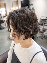 ビハインドザカーテン(BEHIND THE CURTAIN) くせ毛風パーマ×ハンサムショート