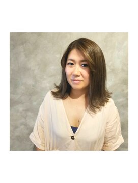 ブルー 青葉台(BLUE) 外はねボブ。