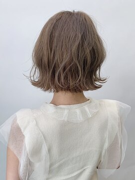 アイティー バイ アルバム 浦和店(IT by ALBUM) ベージュボブ_ハイライトカラーセミウェットウェーブ_ba243242