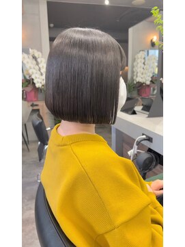 アイユー(ii+U) 平行ボブ　ミニボブ　小顔ショート　艶髪