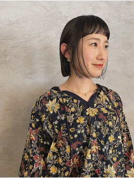 マルケ ドゥ マッシュ(MaruQuee de mashu) 眉上バング×パツッとボブ