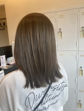 ローレン(LOREM) レイヤー×やわらか寒色ベージュ/くすみカラー/伸ばしかけ/小顔