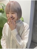 ホワイトブロンド　ミニボブ　ブリーチ