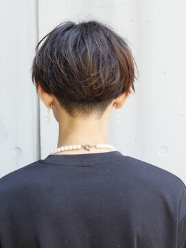 リップス 自由が丘(LIPPS) 前下がりセンターパート